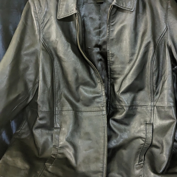 Leather Jacket - Picture 4 of 7